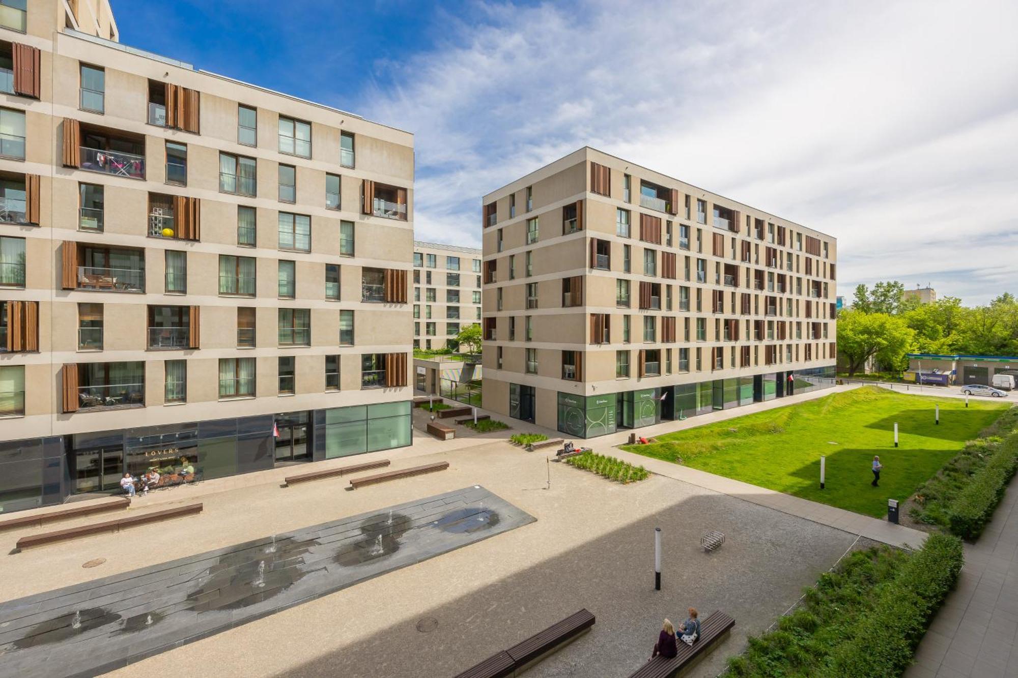 Cozy Apartments With Parking In The 19Th District By Noclegi Renters ワルシャワ エクステリア 写真